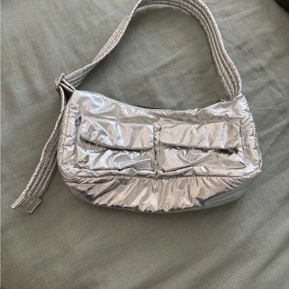 BAGGU Deadstock Silver Metallic Cargo Shoulder Bag - Picture 2 of 10